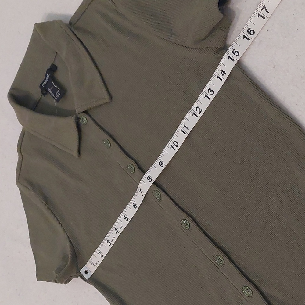 🔥HOST PICK🔥FOREVER 21 Olive Green Knit Polo Shirt for Women NWT - Picture 8 of 9